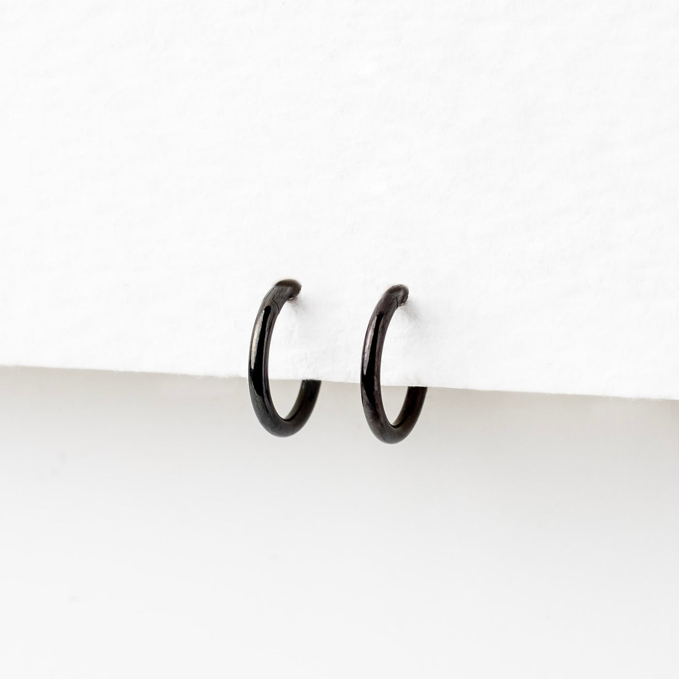 Jet Black Mya Smooth Hinged Segment Ring - Titanium Clicker Hoop for Noses, Ears + Cartilage