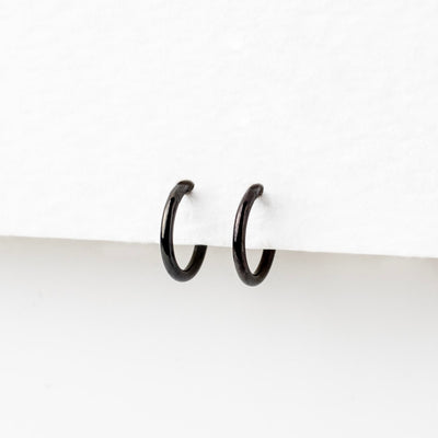 Jet Black Mya Smooth Hinged Segment Ring - Titanium Clicker Hoop for Noses, Ears + Cartilage