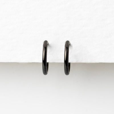 Jet Black Mya Smooth Hinged Segment Ring - Titanium Clicker Hoop for Noses, Ears + Cartilage