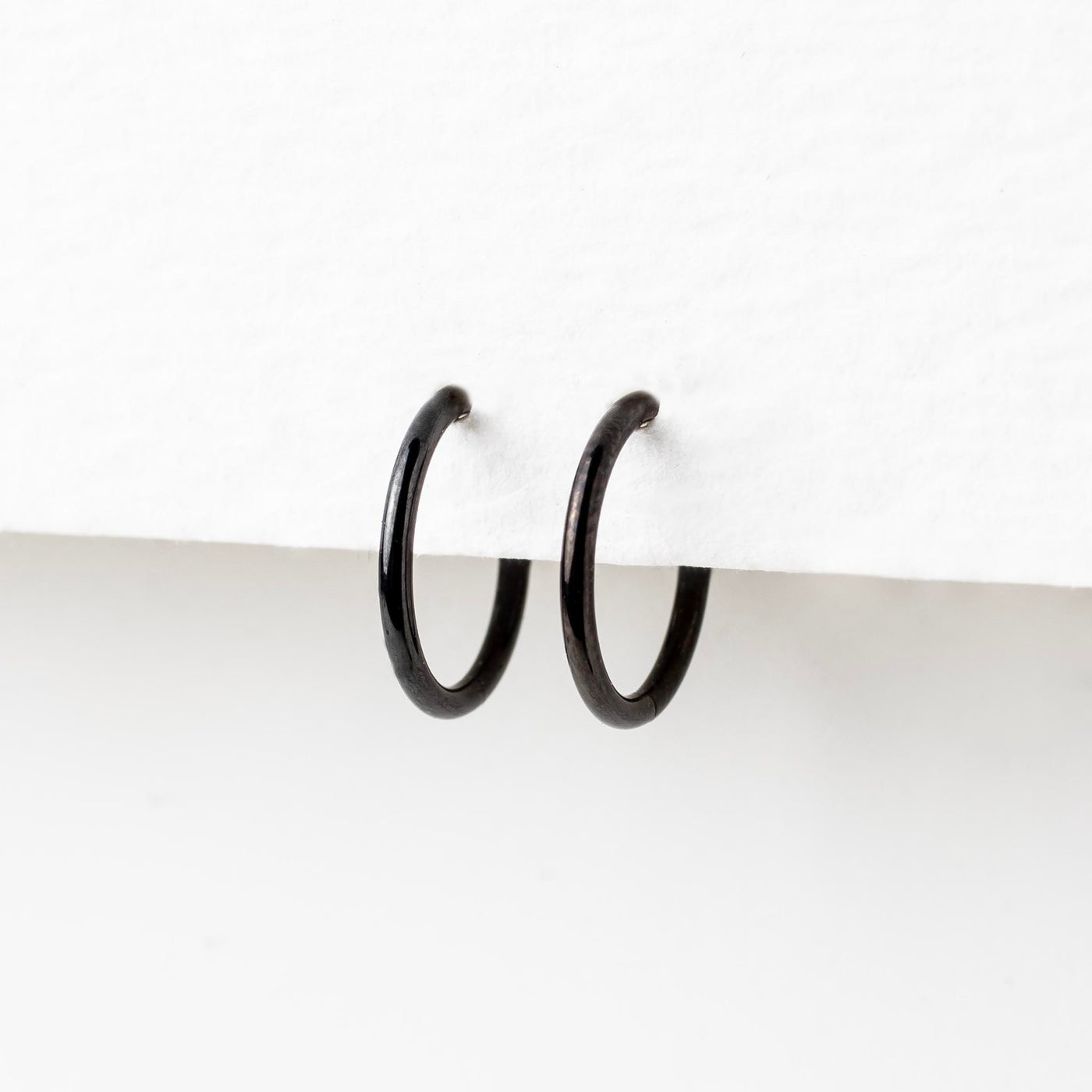 Jet Black Mya Smooth Hinged Segment Ring - Titanium Clicker Hoop for Noses, Ears + Cartilage