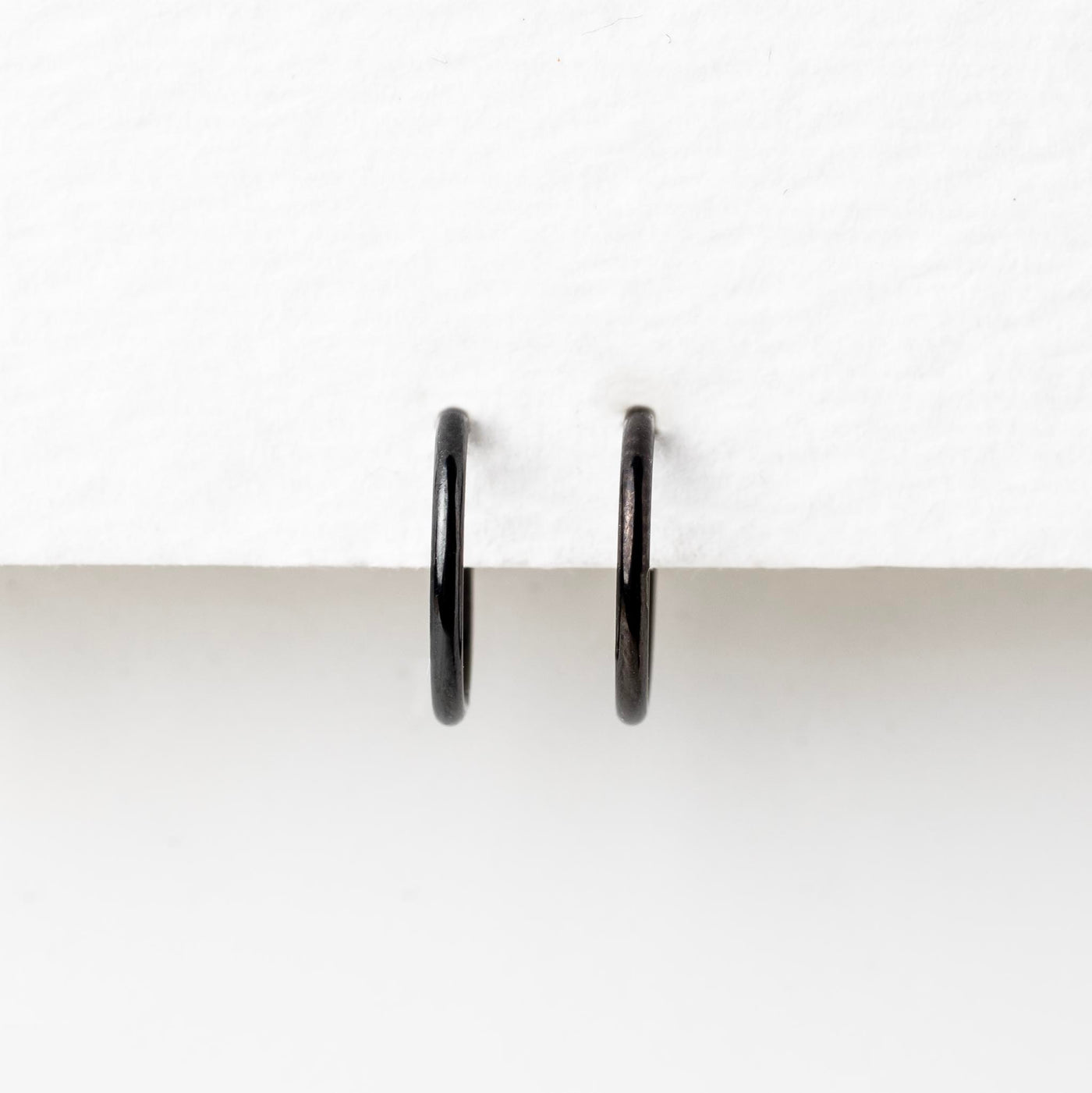 Jet Black Mya Smooth Hinged Segment Ring - Titanium Clicker Hoop for Noses, Ears + Cartilage