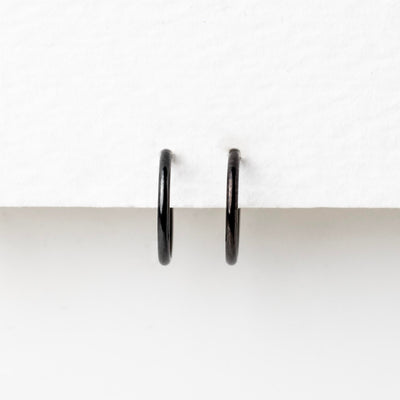 Jet Black Mya Smooth Hinged Segment Ring - Titanium Clicker Hoop for Noses, Ears + Cartilage