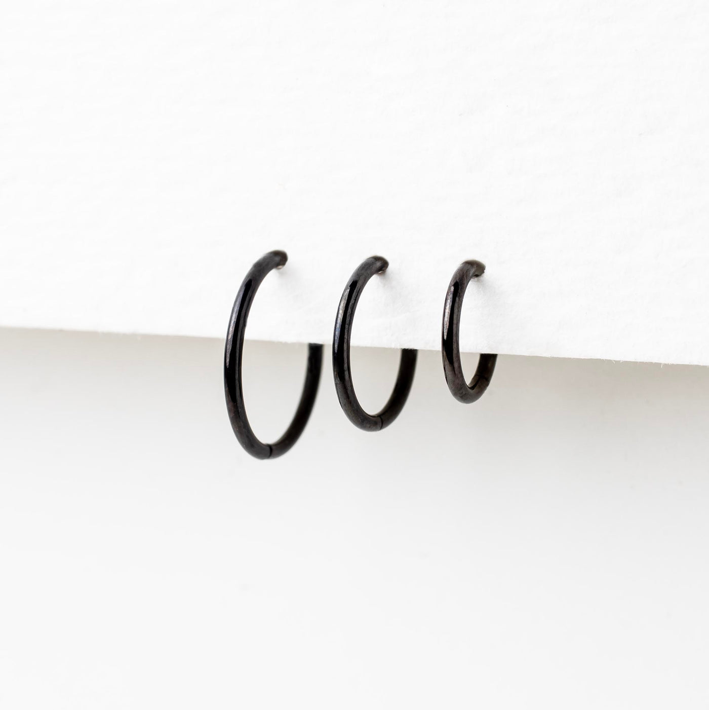 Jet Black Mya Smooth Hinged Segment Ring - Titanium Clicker Hoop for Noses, Ears + Cartilage