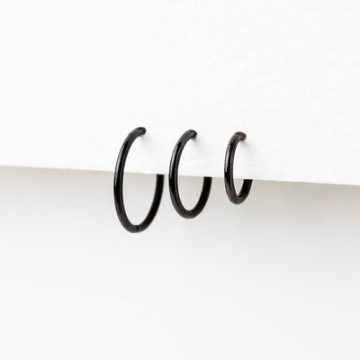 Jet Black Mya Smooth Hinged Segment Ring - Titanium Clicker Hoop for Noses, Ears + Cartilage