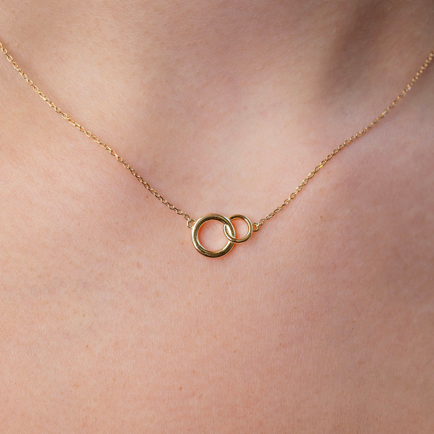 Interlocking Linked Circles Necklace - 14K Solid Gold