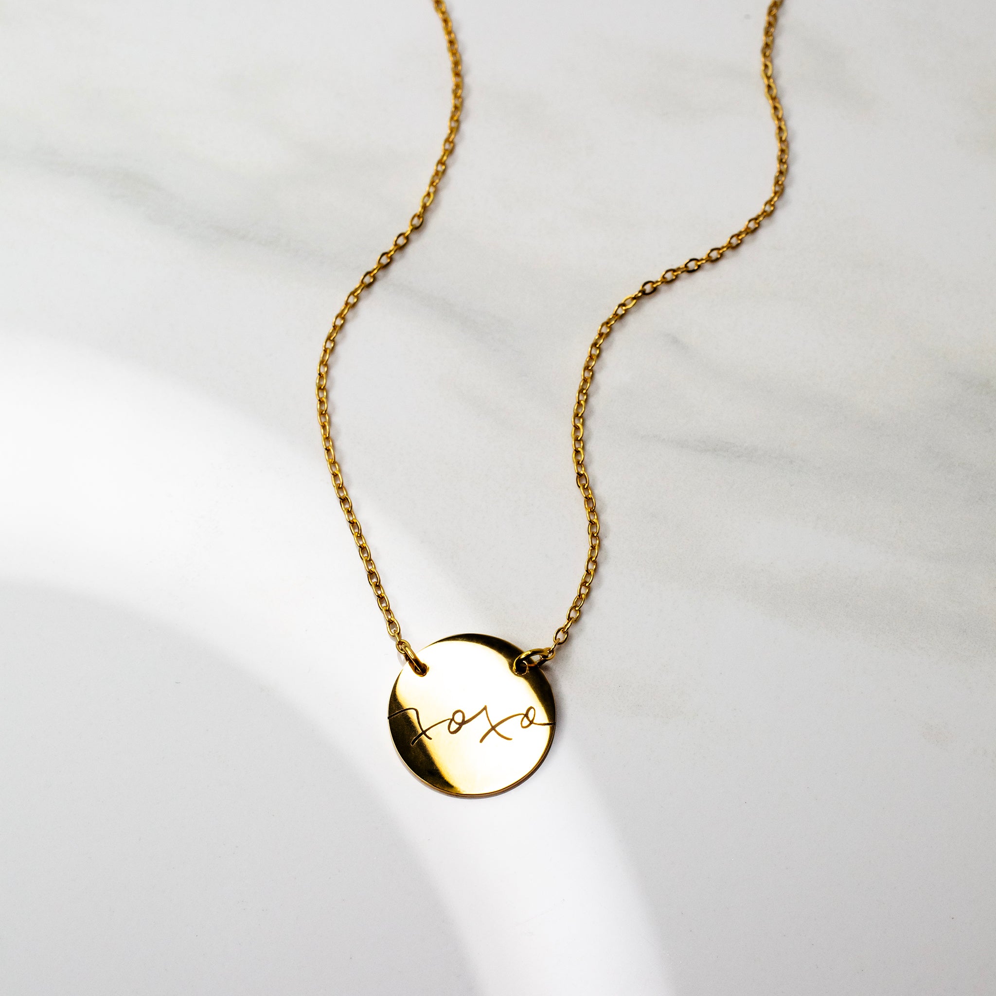 xoxo Engraved Pendant Necklace – Grayling