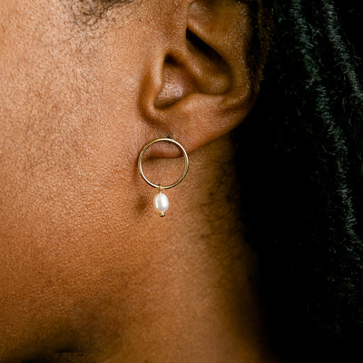 Caya Freshwater Pearl Circle Stud Earrings