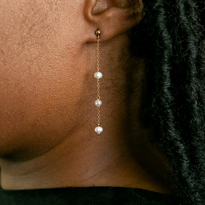 Naya Freshwater Pearl Chain Earrings